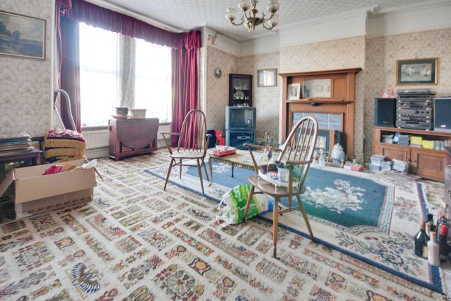 14, Wiggenhall Road, Watford photo 2
