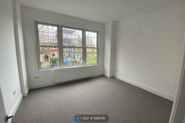 Flat to rent in Muswell Hill, London