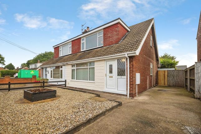 3-bed semi-detached on Mayflower Close, South Killingholme, £160,000