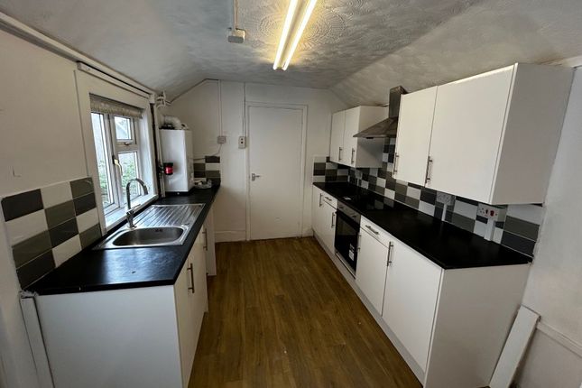 10 Glanmor Place, Llanelli photo 5