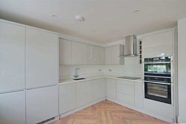 4, Cherrywood House, 30 Long Lane photo 3