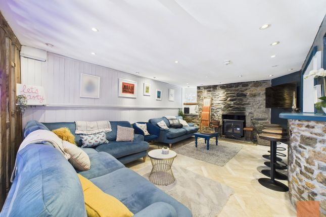 The Porthvean and Pearl Cottage, Churchtown, St. Agnes photo 3