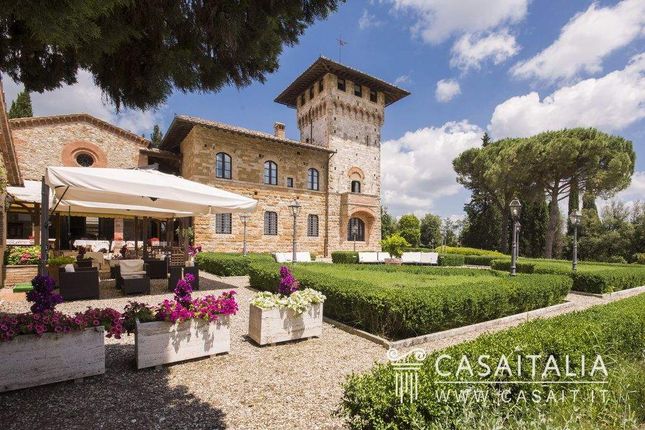 Thumbnail Hotel/guest house for sale in Piazza Delle Erbe, 1, 53037 San Gimignano Si, Italy