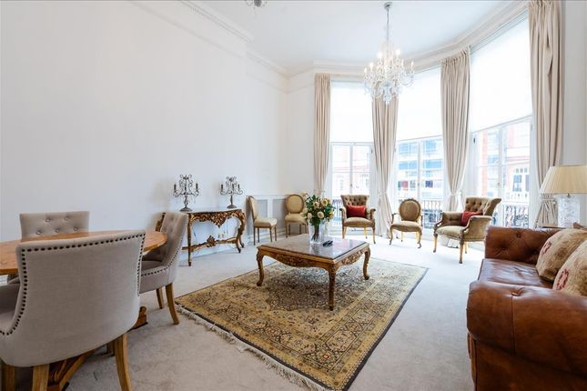 Flat to rent in Pont Street, Chelsea, London