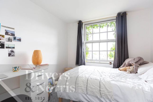 Flat to rent in Constable House, Adelaide Road, Chalk Farm, London