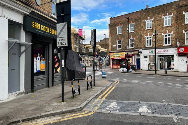 Triplex to rent in Blackstock Road, London