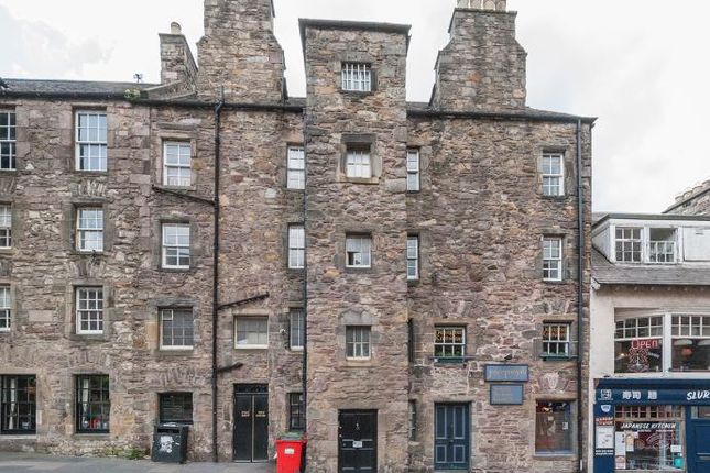 Room to rent in Candlemaker Row, Edinburgh