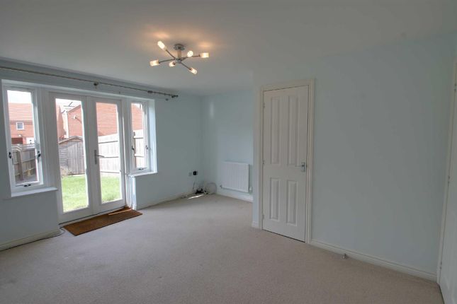 135, Warwick Avenue, Milton Keynes photo 3