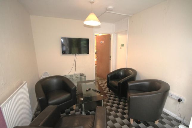Living Room B.Jpg