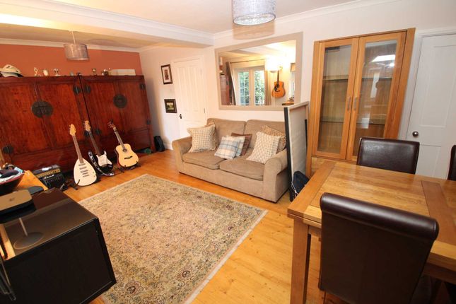 62, Adrian Road, Abbots Langley photo 4
