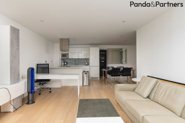 3-bed flat on 192801panda-residential-ltd, Kensington Apartments, Commercial Street, Aldgate, £950,000
