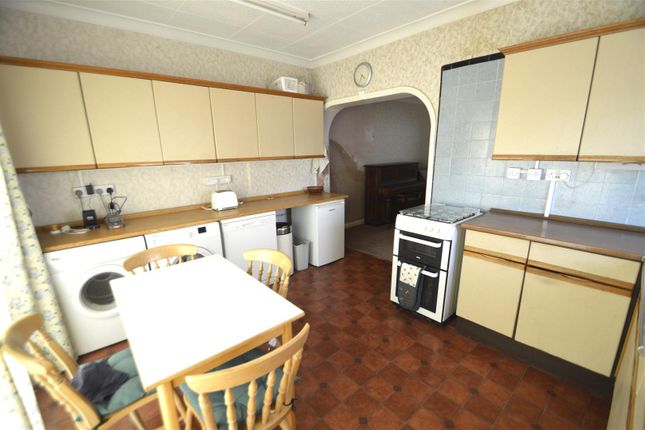 43, Marston Avenue, Dagenham photo 4