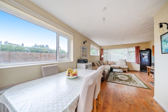 2, Greenacres, Salisbury photo 4