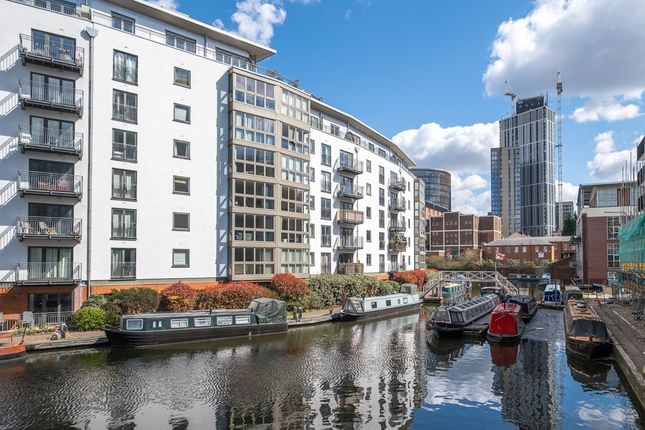 Flat to rent in Glasshouse, Canal Square, Birmingham