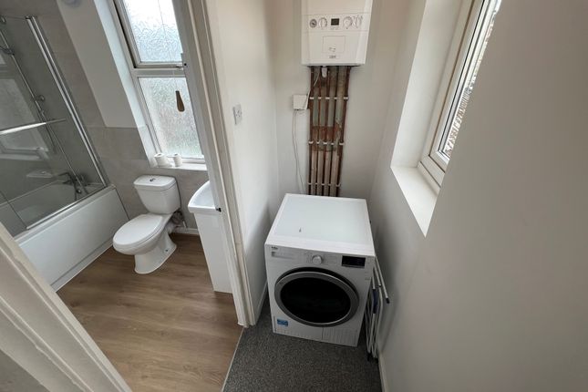 26, CARDIFF photo 3