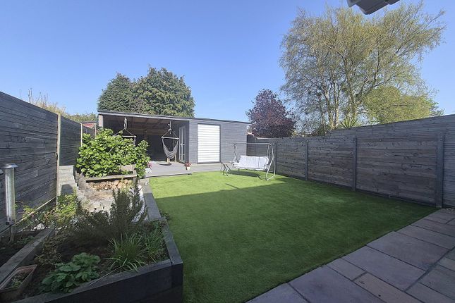 9, Methuen Road, Poole photo 2
