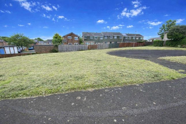 37, Brentwood Close, Whitley Bay photo 2