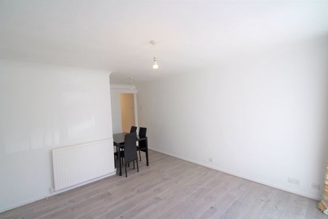 19, Beeton Close, Pinner photo 4