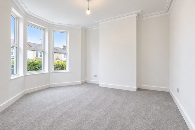 17 Miriam Road, London photo 2