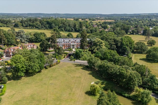 2, Park Hill Drive, Cobham photo 2