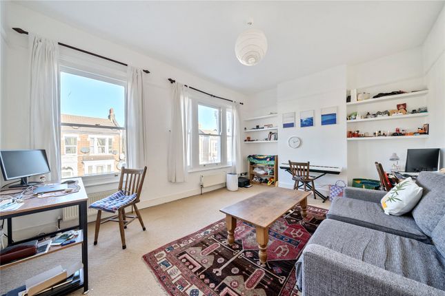Flat for sale in Raleigh Road, Harringay, London
