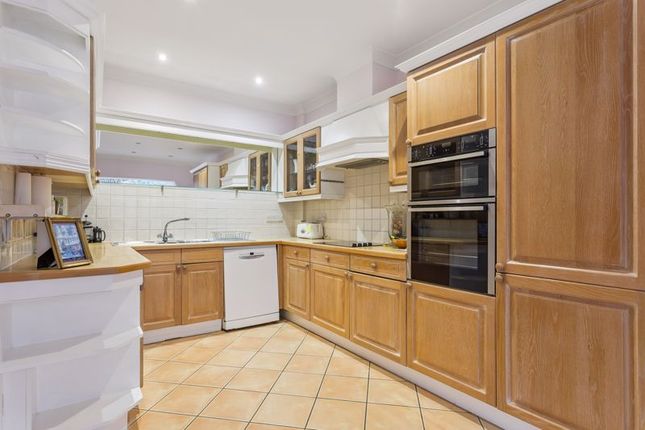 12, Malthouse Way, Marlow photo 4