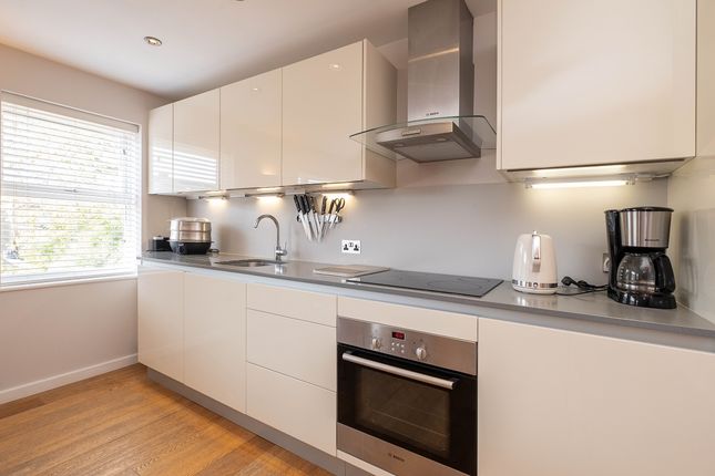 2b, The Mews, 53, High Street, Hampton photo 4