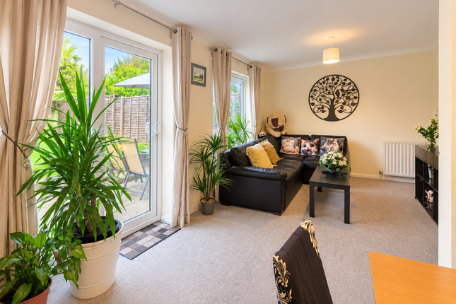 2 Knoll Green, Hemel Hempstead photo 4