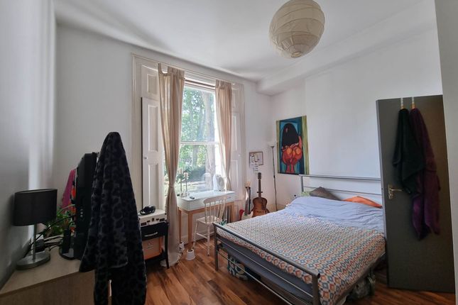 Studio house on Room 1, Newington Green, London, £1,050/mo