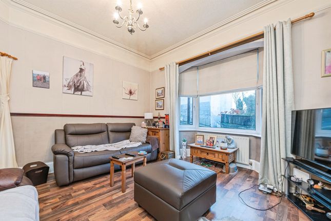 112, Quarry Hill, Wakefield photo 3