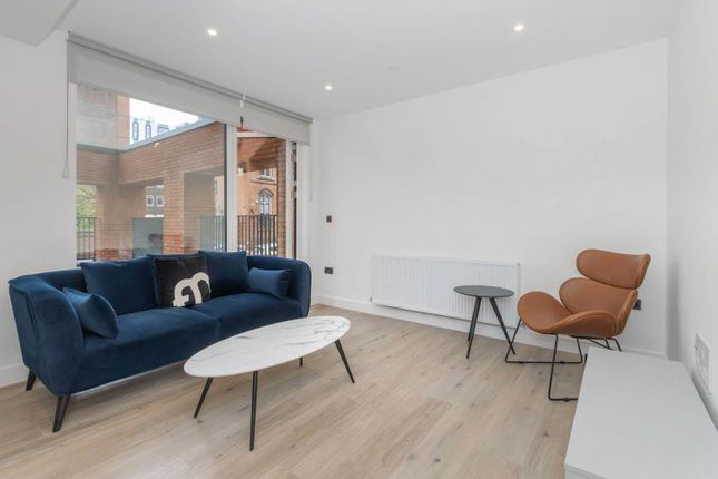 Thumbnail Flat to rent in The Colmore, Snow Hill Wharf, 65 Shadwell Street