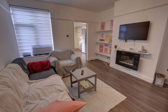 Thumbnail Flat to rent in Valley View, Jesmond, Newcastle Upon Tyne