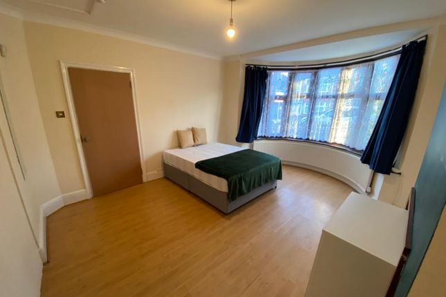 Thumbnail Room to rent in Northwick Avenue, Harrow