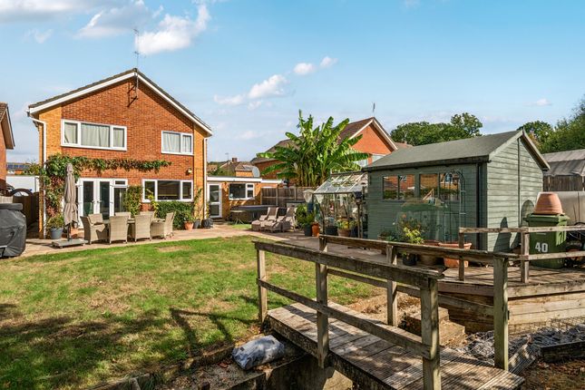 40, Great Oaks Park, Guildford photo 4