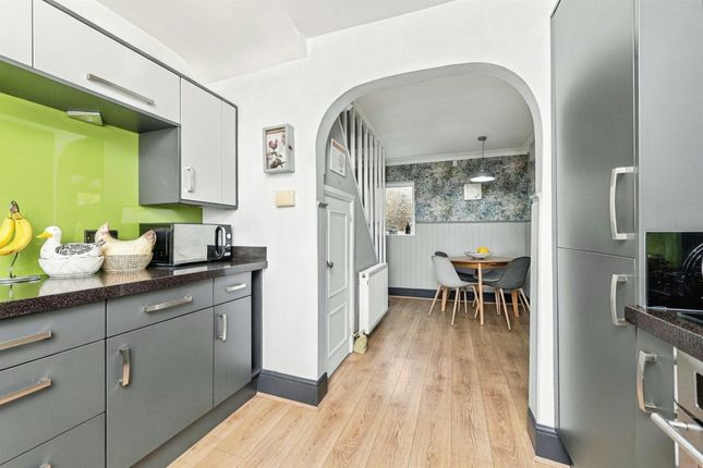62, Smithy Parade, DEWSBURY photo 4