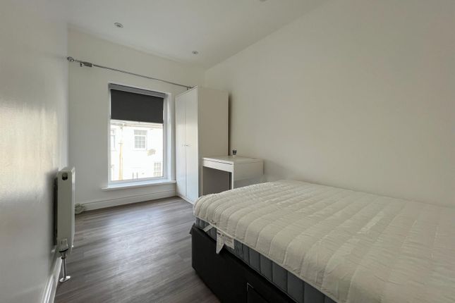 42, Cyfarthfa Street, Cardiff photo 4