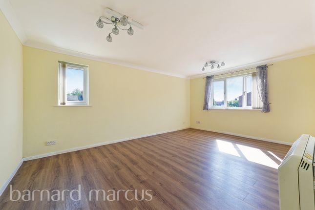254, Redford Close, FELTHAM photo 4
