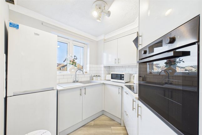 Flat 20, Wyatt Court,, Yorktown Road, Sandhurst photo 3