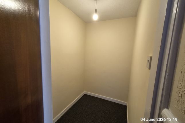 Flat, 4 Charterfield Drive, Kingswinford photo 5