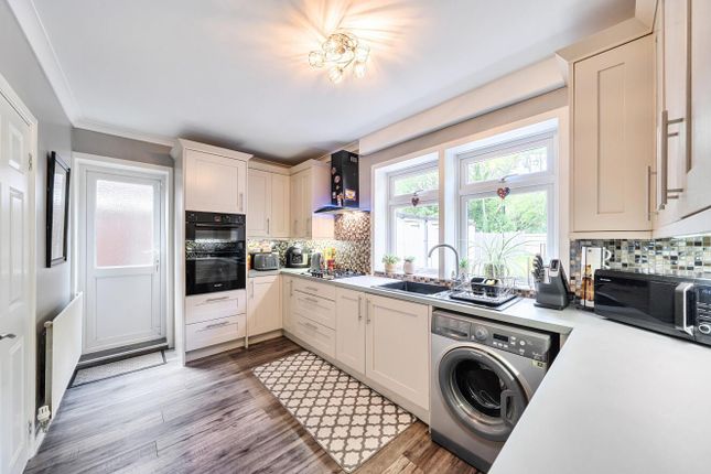 17, Flecker Close, Stanmore photo 3