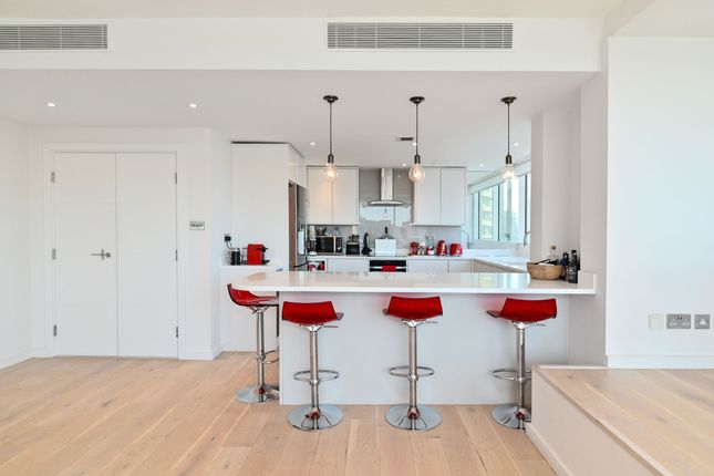 Flat 58, The Panoramic, London photo 3