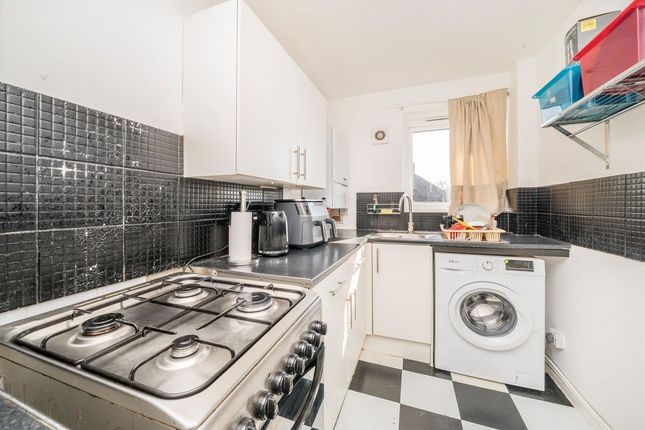 Flat 4, 34A, Fleetwood Road, Kingston Upon Thames photo 3