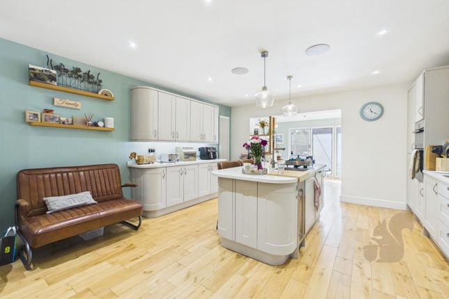 61 Frinton Road, Frinton-On-Sea photo 3
