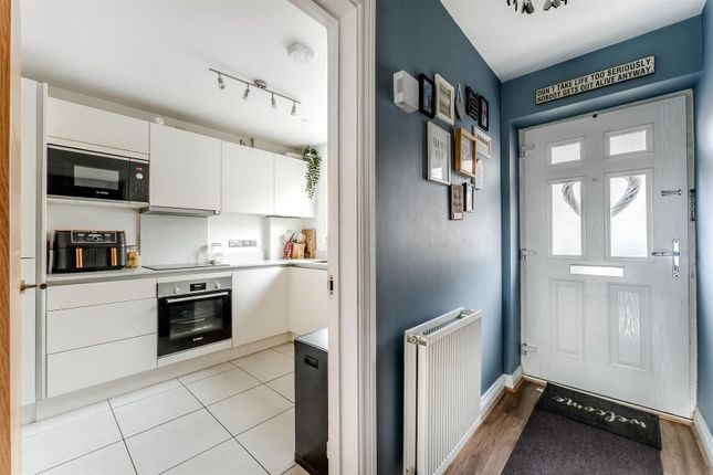 8, Ambler Close, Burton Latimer photo 4