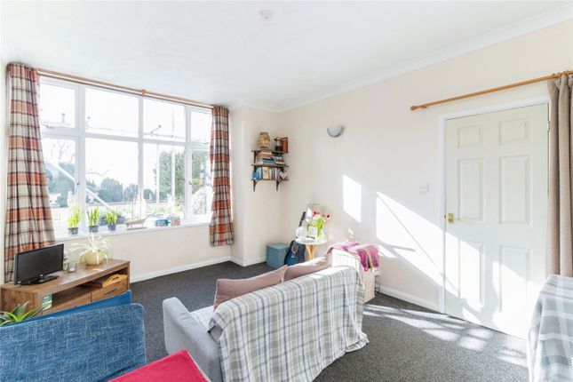 Flat 4, Pine Court,, Middle Warberry Road, Devon photo 4