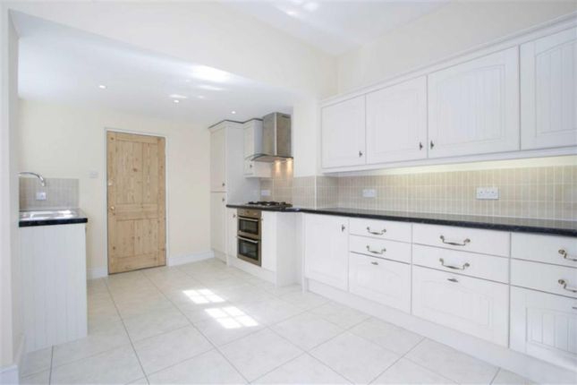 26, Rodway Road, London photo 2