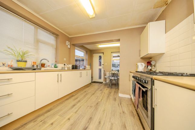 74, Windmill Park, CLACTON-ON-SEA photo 4