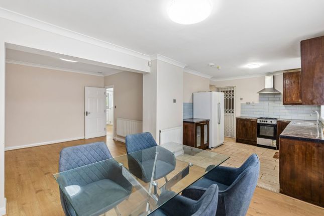 45, Sefton Avenue, Harrow photo 4