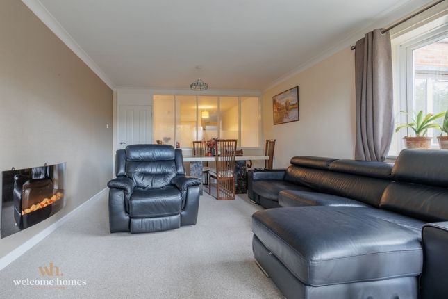 Flat 14, Crescent Court, Bournemouth photo 4