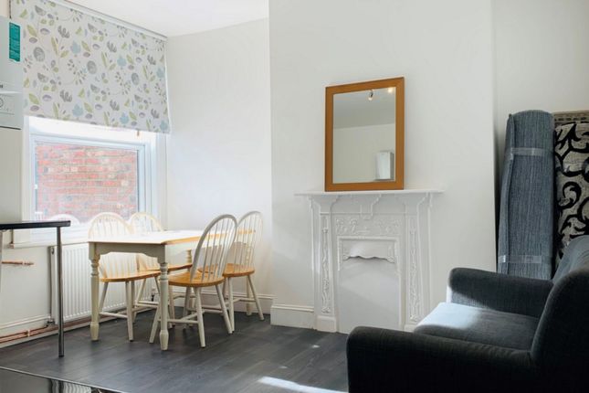 159b, High Road, London photo 3